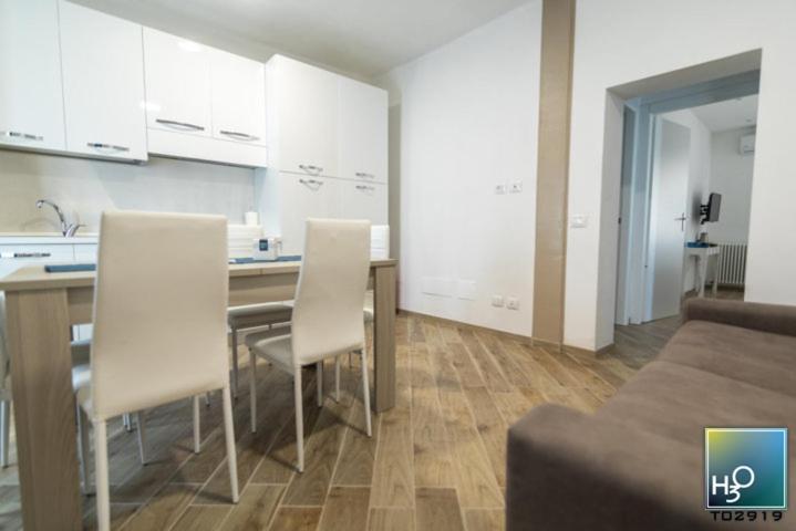 H3O Lago Di Garda Desenzano del Garda Room photo